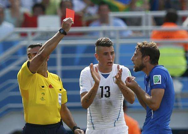 2014-06-24t172826z_1855924905_tb3ea6o1f6l6s_rtrmadp_3_soccer-world-m39-ita-uru_reuters