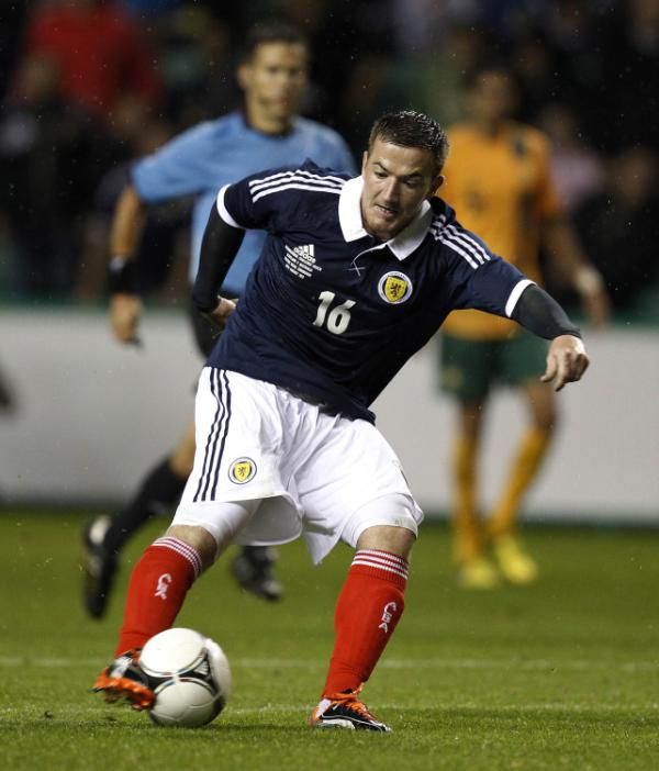 2012-08-15t211427z_1009944083_gm1e88g0eg901_rtrmadp_3_soccer-friendly_reuters