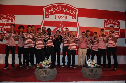  من الندوة الصحفية التي عقدها سليم الرياحي