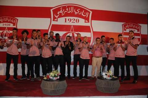  من الندوة الصحفية التي عقدها سليم الرياحي