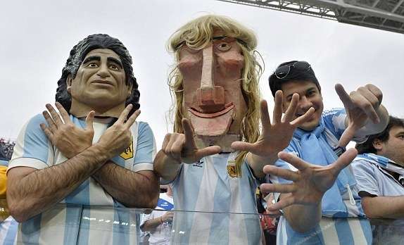 1404935596162_lc_galleryimage_argentina_supporters_wear