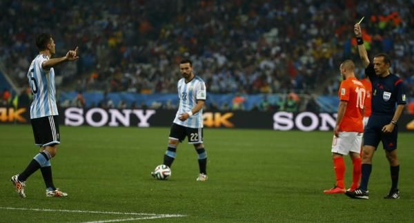 2014-07-09t211711z_292268126_tb3ea791pri6e_rtrmadp_3_soccer-world-m62-ned-arg_reuters