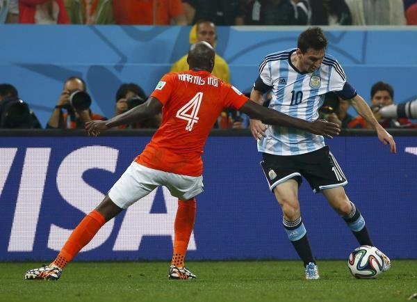 2014-07-09t205630z_250272728_tb3ea791ot85k_rtrmadp_3_soccer-world-m62-ned-arg_reuters