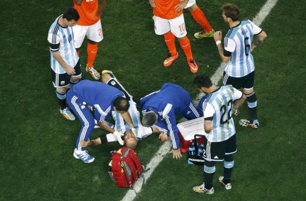 2014-07-09t203653z_1019899527_tb3ea791lcqsv_rtrmadp_3_soccer-world-m62-ned-arg_reuters