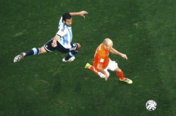 2014-07-09t201951z_208543669_tb3ea791kkcrl_rtrmadp_3_soccer-world-m62-ned-arg_reuters