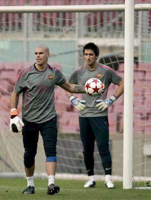  أويير أولازابال (يمين)