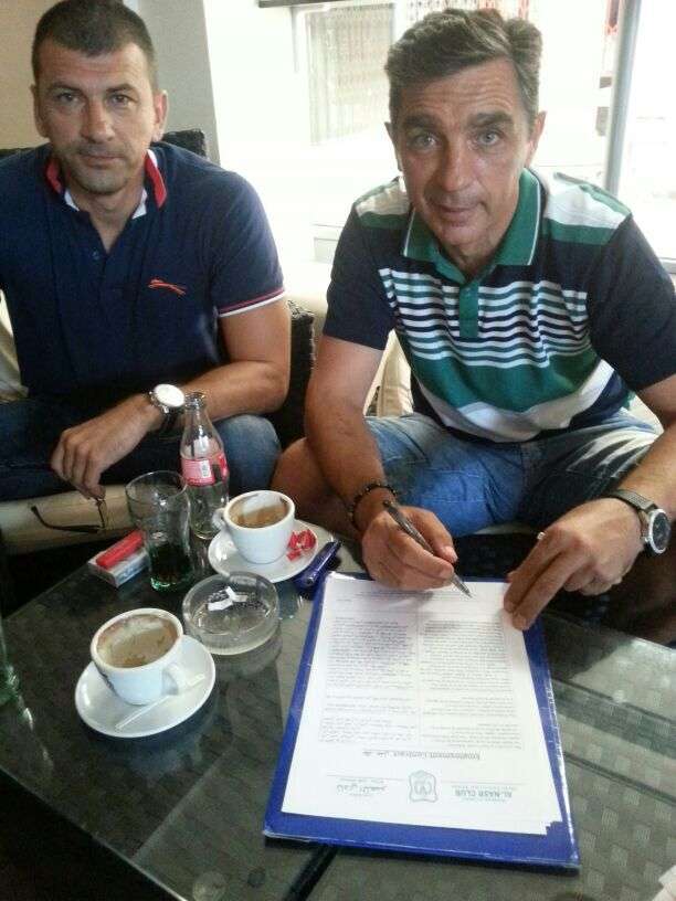 شاسا أثناء توقيع العقد النصر