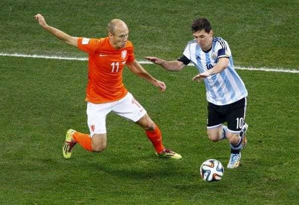2014-07-09t235508z_286584562_gf2ea791u0c01_rtrmadp_3_soccer-world-m62-ned-arg_reuters