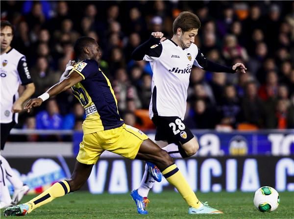 فدريكو كاراتيبا (يمين)