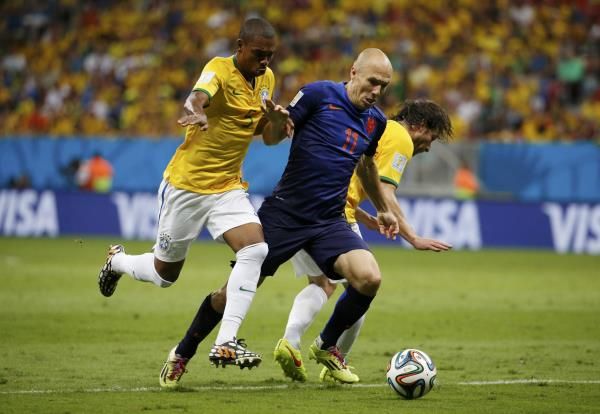 2014-07-12t213724z_1101665950_tb3ea7c1qpgbc_rtrmadp_3_soccer-world-m63-bra-ned_reuters