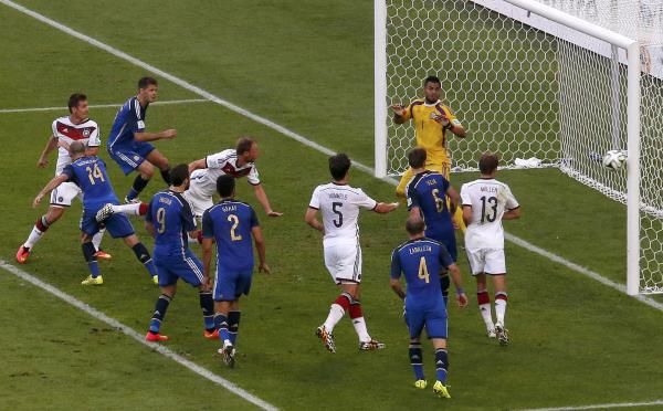 2014-07-13t195521z_2080476636_lr1ea7d1jbzzp_rtrmadp_3_soccer-world-m64-ger-arg_reuters