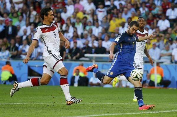 2014-07-13t192510z_1464365710_tb3ea7d1kl2m8_rtrmadp_3_soccer-world-m64-ger-arg_reuters