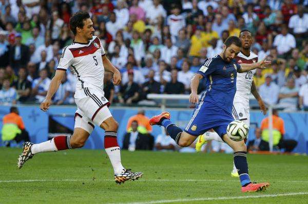 2014-07-13t192510z_1464365710_tb3ea7d1kl2m8_rtrmadp_3_soccer-world-m64-ger-arg_reuters