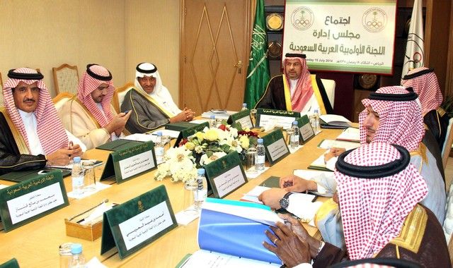 عبدالله بن مساعد خلال الاجتماع