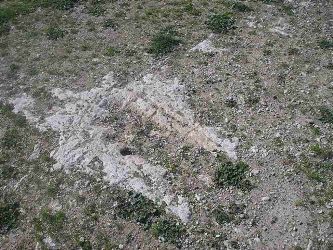 لقطة لأحد النتوءات داخل ملعب المطران 