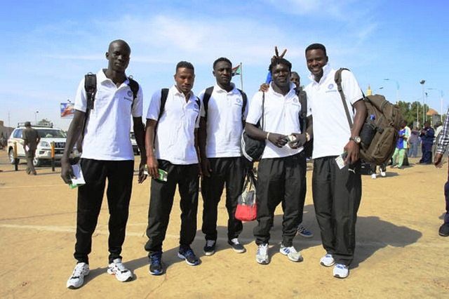 صورة ارشيفية للاعبي الهلال في احدي سفرياتهم