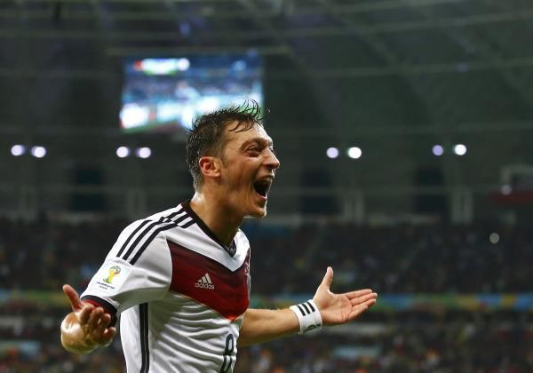 2014-06-30t230351z_1647053102_tb3ea71001yrn_rtrmadp_3_soccer-world-m54-ger-alg_reuters