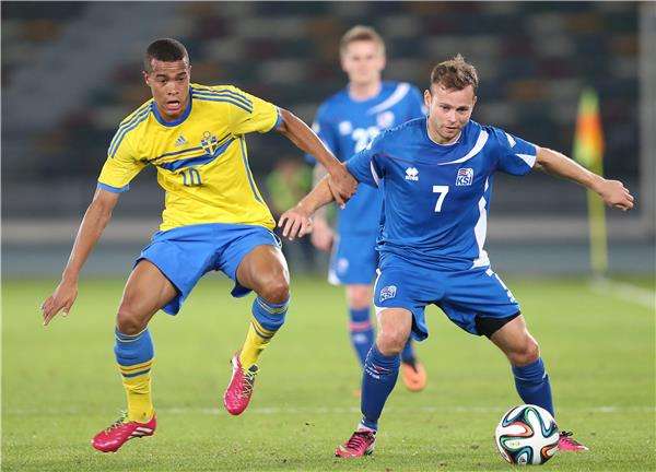 "كايسون" على اليسار