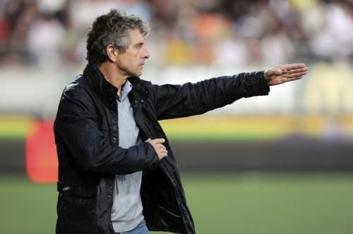 2010-08-28t191955z_01_gfm107_rtridsp_3_soccer-france_reuters