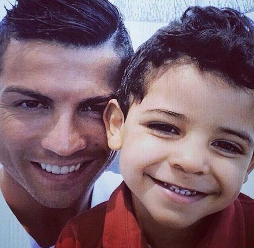 the-father-cristiano-ronaldo-with-his-son-cristiano-ronaldo-junior