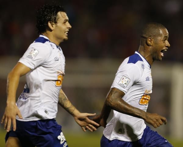 2014-05-01t024941z_814446520_gm1ea510tw601_rtrmadp_3_soccer-libertadores_reuters