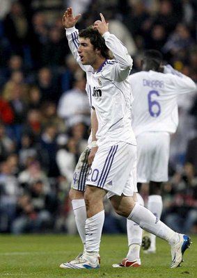 لاعب ريال مدريد غونزالو هيغوين