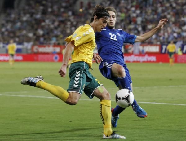 2012-09-11t200258z_1837688920_gm1e89c0atl01_rtrmadp_3_soccer-world_reuters