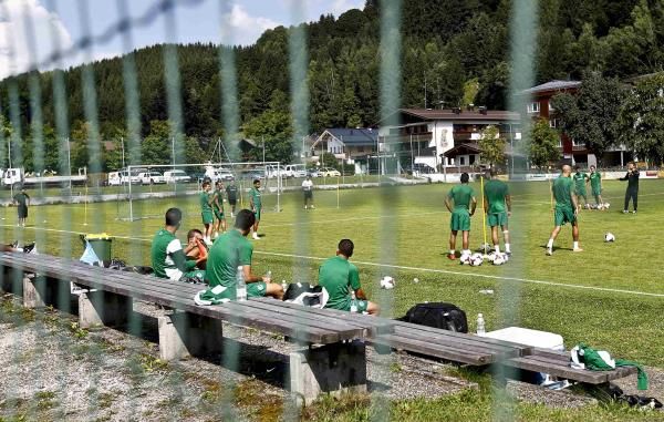 2014-07-25t094718z_1349735116_gm1ea7p1cv801_rtrmadp_3_austria-soccer_reuters