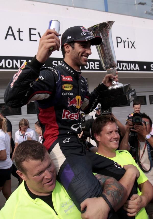2014-07-27t152529z_651926687_lr1ea7r16u685_rtrmadp_3_motor-racing-prix_reuters