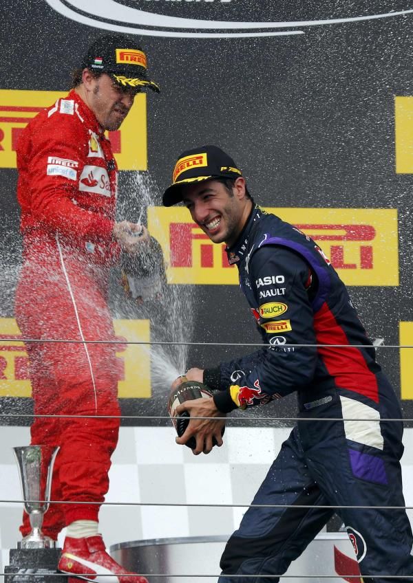 2014-07-27t142555z_1639056998_lr1ea7r142w66_rtrmadp_3_motor-racing-prix_reuters