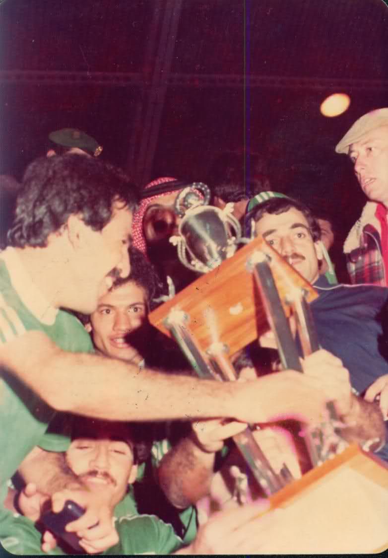 فريق الرمثا .. أيام الزمن الذهبي يصعد منصات التتويج