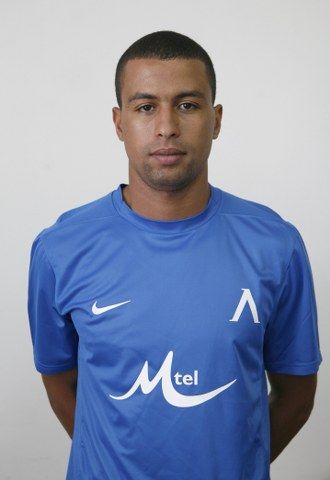 chakib_benzoukane_330x480