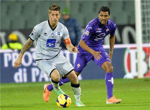 مارفين كومبير (يمين)