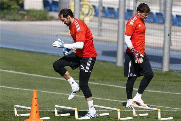 إيكر كاسياس و دييجو لوبيز