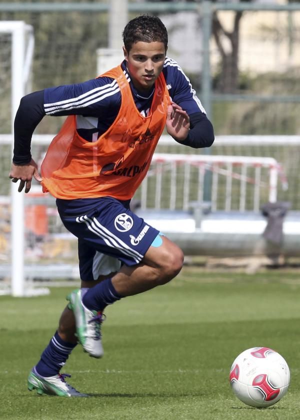 2013-01-05t103524z_1250296172_gm1e9151fkj01_rtrmadp_3_soccer_reuters