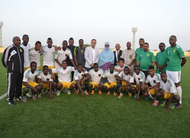 وزيرة الرياضة وسط منتخب الشباب