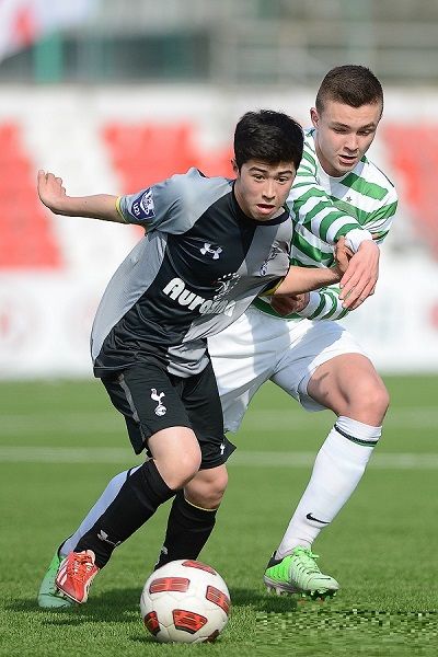 كاي جودارد مع فريق توتنهام الانجليزي للناشئين