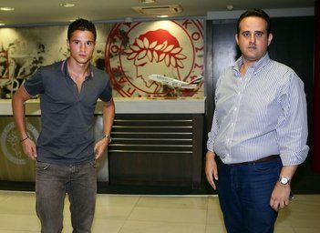 afellay_54413616542_51356729138_352_256