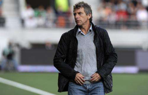 2010-08-28t192523z_01_gfm110_rtridsp_3_soccer-france_reuters