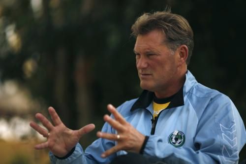 2010-11-10t173636z_01_jn166_rtridsp_3_soccer-hoddle_reuters