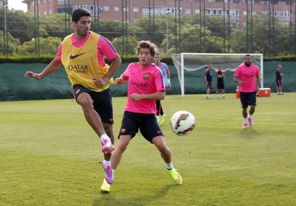 2014-08-15t084301z_1620478743_gm1ea8f1a1701_rtrmadp_3_soccer-suarez_reuters