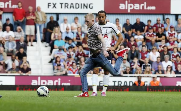 2014-08-16t161958z_284286006_gm1ea8h00u601_rtrmadp_3_soccer-england_reuters