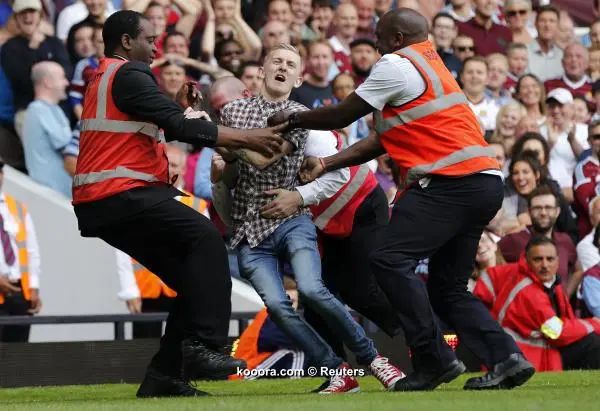 ?i=reuters%2f2014-08-16%2f2014-08-16t164156z_1058630445_gm1ea8h01vo01_rtrmadp_3_soccer-england_reuters