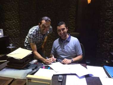 محمد قطاية يوقع للوحدة السوري