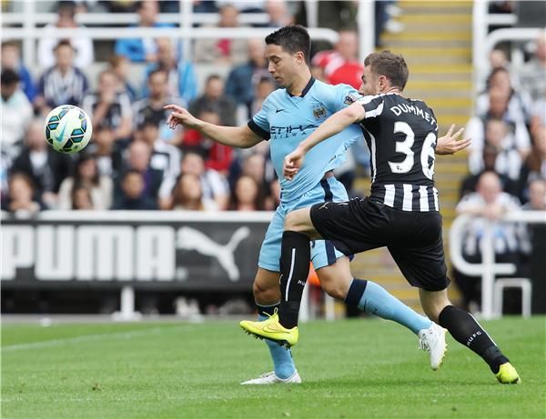 سمير نصري في لقطة من المباراة