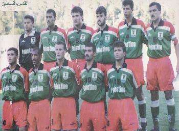 المنتخب الفلسطيني الحائز على برونزية الدورة العربية عام 1999