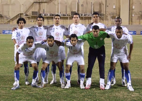 فريق النجمة البحريني قبل اللقاء وبعدسة كووورة