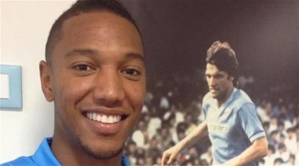  دي جوشمان في مقر النادي