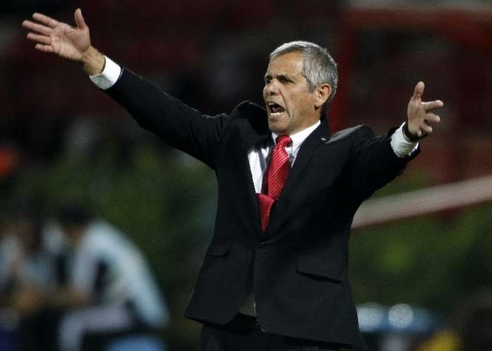 فيكتور جينيس