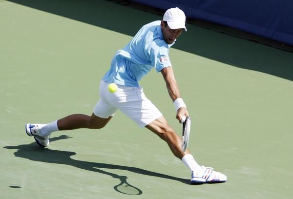 2014-08-14t221640z_1669932730_nocid_rtrmadp_3_tennis-western-and-southern-open-djokovic-vs-robredo_reuters